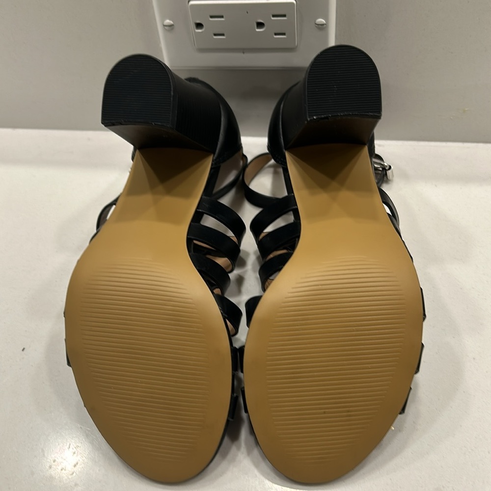 XOXO Black Strappy Open Toe Block Heel Summer Heels - Picture 7 of 9